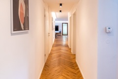 P1700932